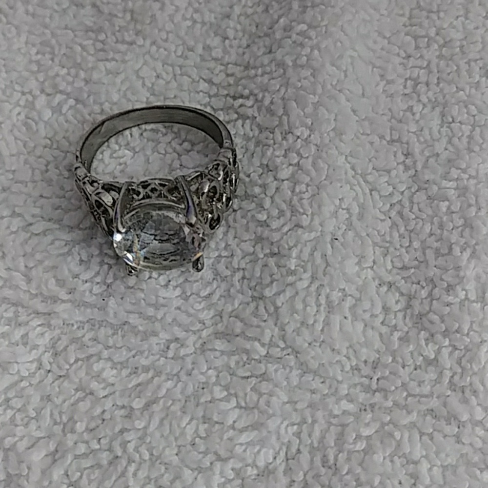 Jewelry - Picture 2 of 3